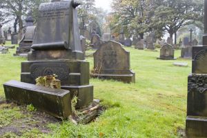 bentley grave scholemoor 1 sm.jpg